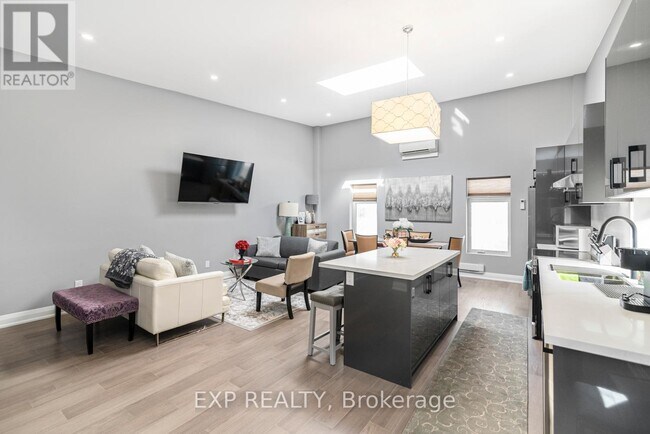 Photo du bâtiment - 5850 Ferry St