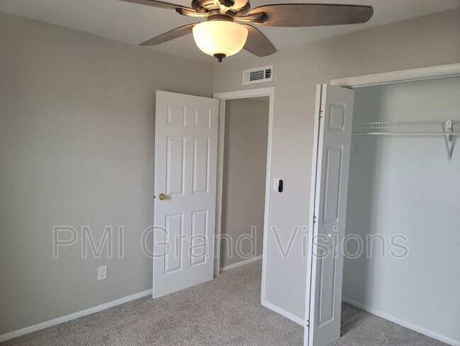 Building Photo - 1618 University Dr