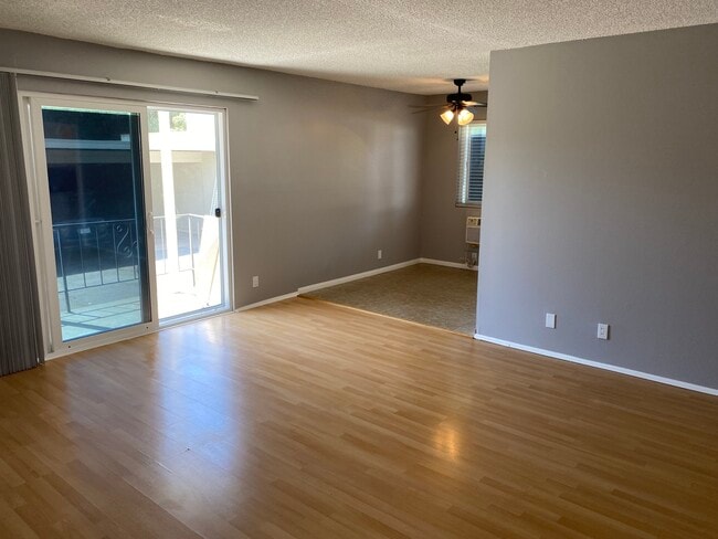 Building Photo - 641 Warne St