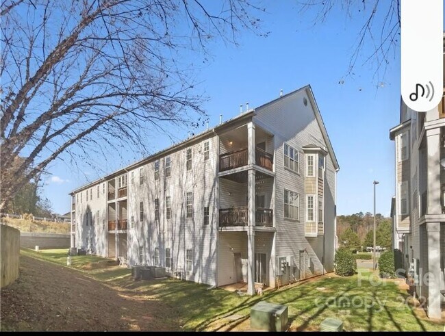 Foto del edificio - 6832 Park Place Dr