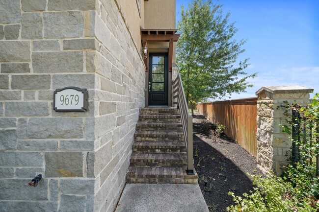 Foto del edificio - 9679 Towne Lake Pkwy