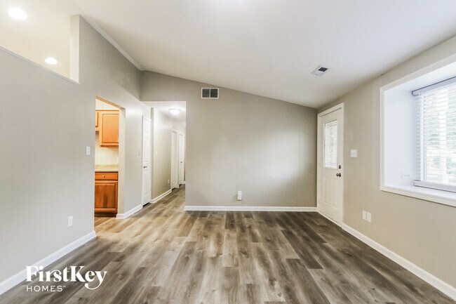 Foto del edificio - 410 Grovewood Dr