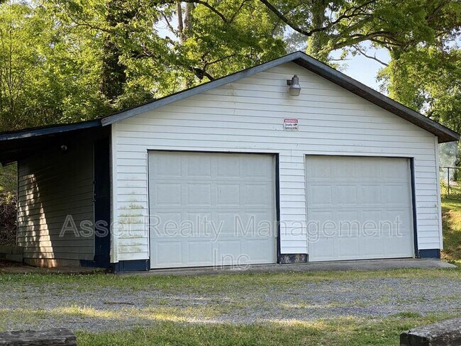 Foto del edificio - 1822 Saylors Ford Rd
