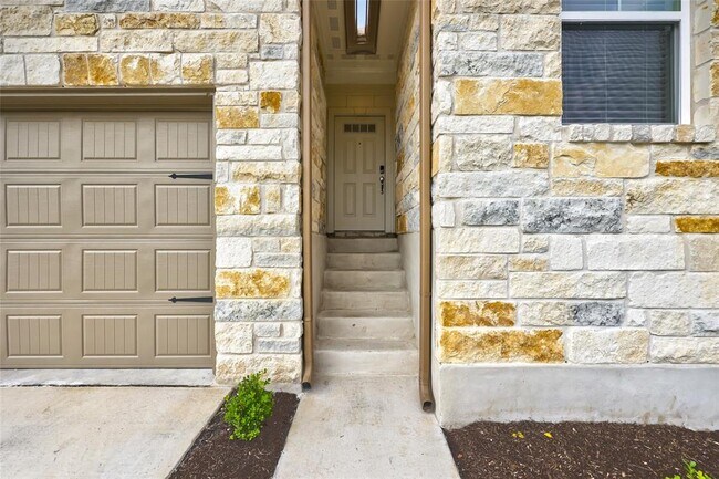 Foto del edificio - 120 Stellar Wind Dr