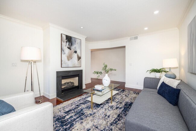 Foto del edificio - Beautifully Maintained 2 Bed, 2 Bath Condo...