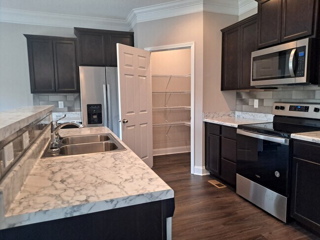 Foto del edificio - 9218 Upstream Ln