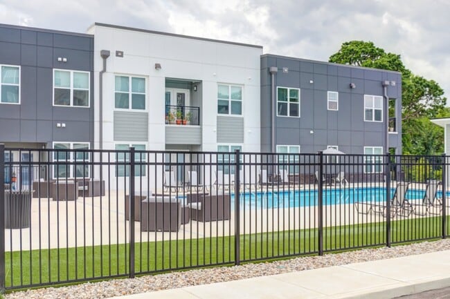 Building Photo - Radius at Donelson