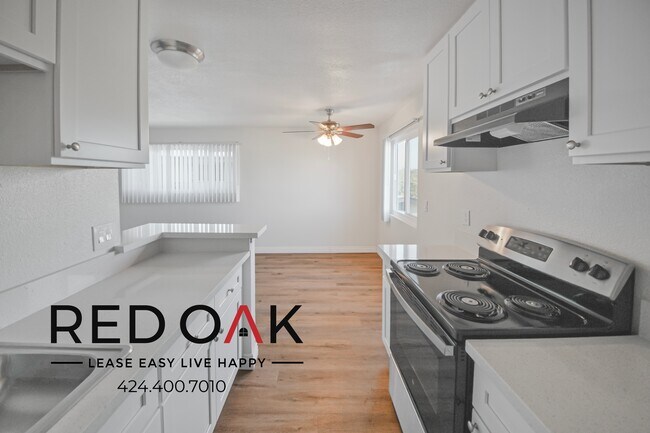 Foto del edificio - Spacious and Welcoming Three Bedroom with ...