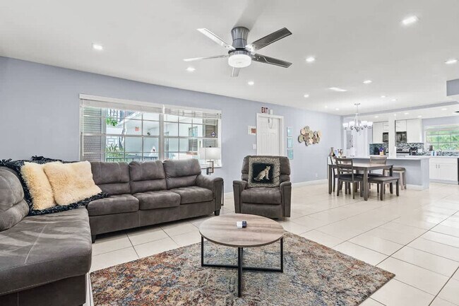 Foto del edificio - 16 NE 9th St