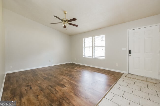 Building Photo - 10306 Wisteria Ln