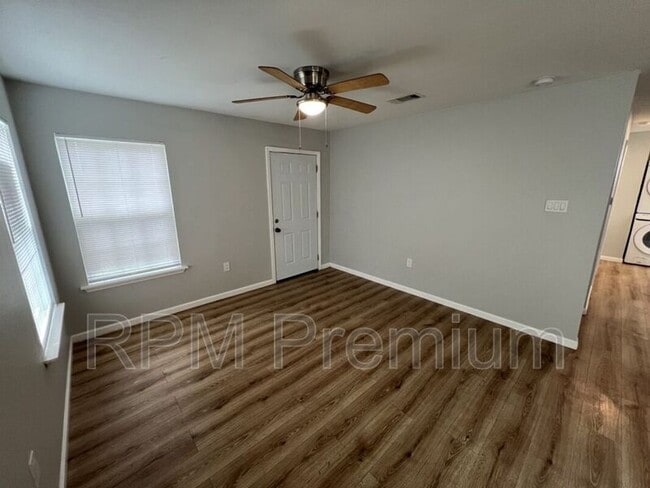 Building Photo - 1573 Fig St