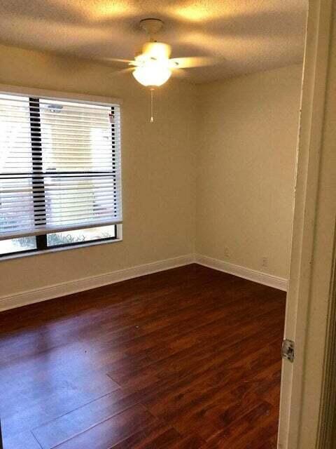 Foto del edificio - 1521 Windorah Way