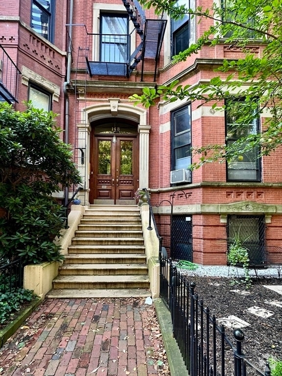 Building Photo - 148 Marlborough St