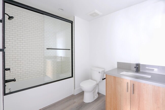 Foto del edificio - 11155 Huston St