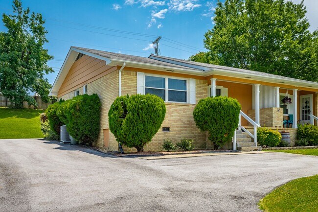 Foto del edificio - Newly Available! 2 Bedroom 1 Bathroom in the Heart of Hixson!