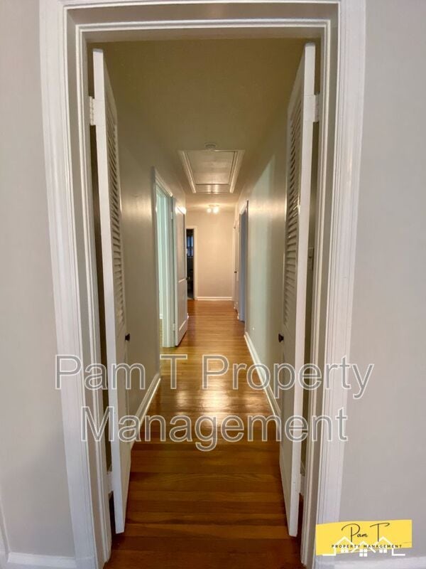Building Photo - 304 Columbus Dr
