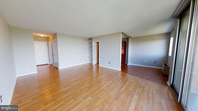 Foto del edificio - 2059 Huntington Ave