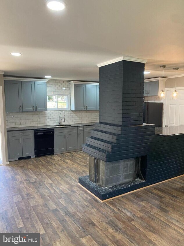 5 Tapered Oak Ln, Levittown, PA 19054 House Rental in Levittown, PA