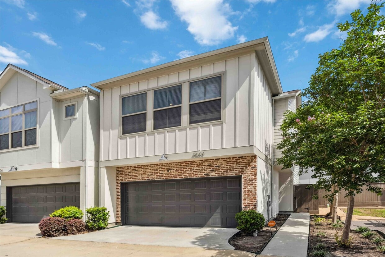 Foto principal - 9504 Retriever Way