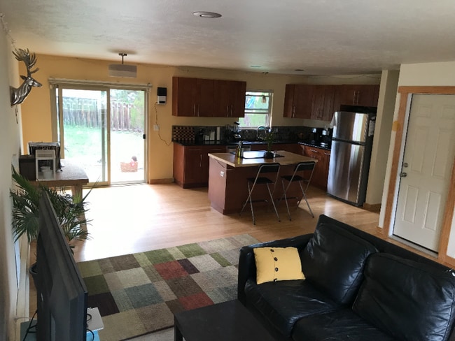 Foto del edificio - 4437 Clipper Ct