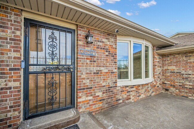 Foto del edificio - $3,995.95, $200 Off Cleaning Voucher, 4 Beds - 3 Baths, Single Family Home in Denver with 2-Car A...