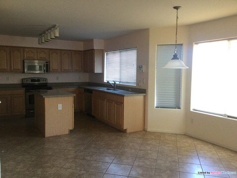 Building Photo - 2036 W Quick Draw Way