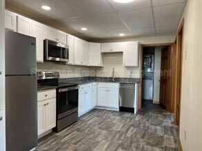 Building Photo - 146 Kennedy Memorial Dr