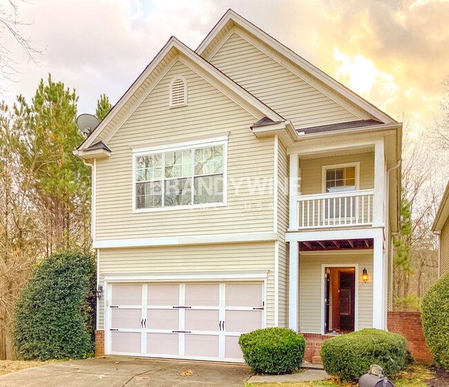 Building Photo - 687 Lakes Cir