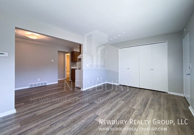 Building Photo - Make yourself at home! In this 1 Bedroom 1...