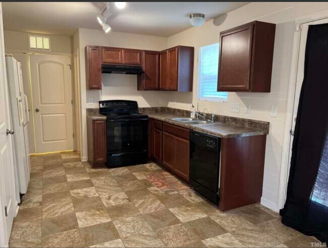 Building Photo - 1202 Quintet Ct