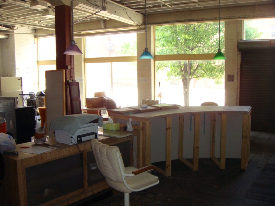 Fotografía del edificio - 36 W McMicken Ave