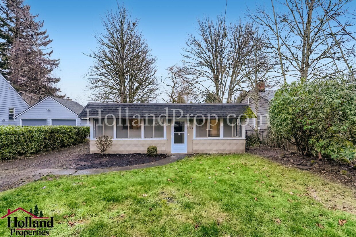 Primary Photo - Charming Single Level 2 Bed 1 Bath Portlan...