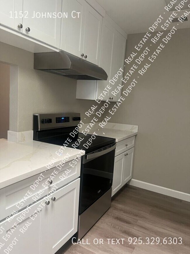 Foto del edificio - 1152 Johnson Ct