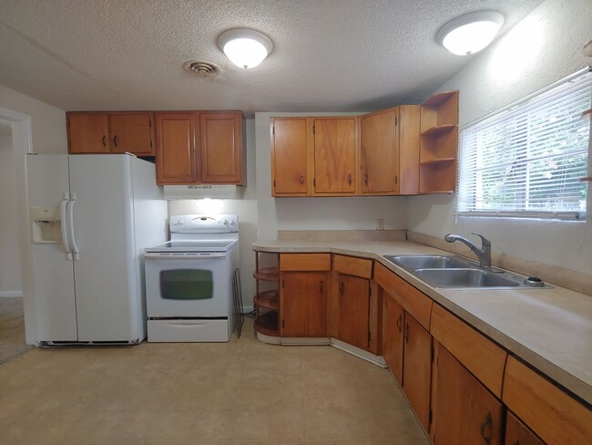 Foto del edificio - 3BR/1BA with 2 car garage in Myrtle Grove