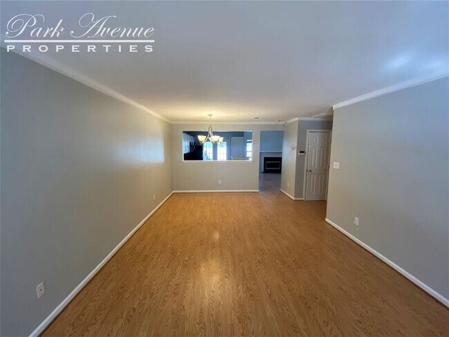 Building Photo - 8814 Scotch Heather Way