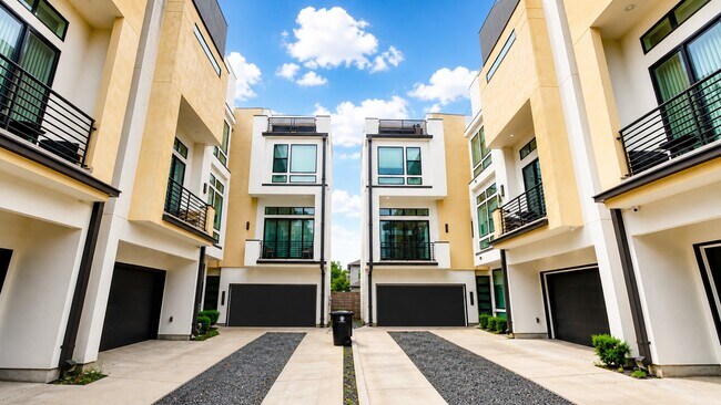 Foto del edificio - 3511 Hutchins St