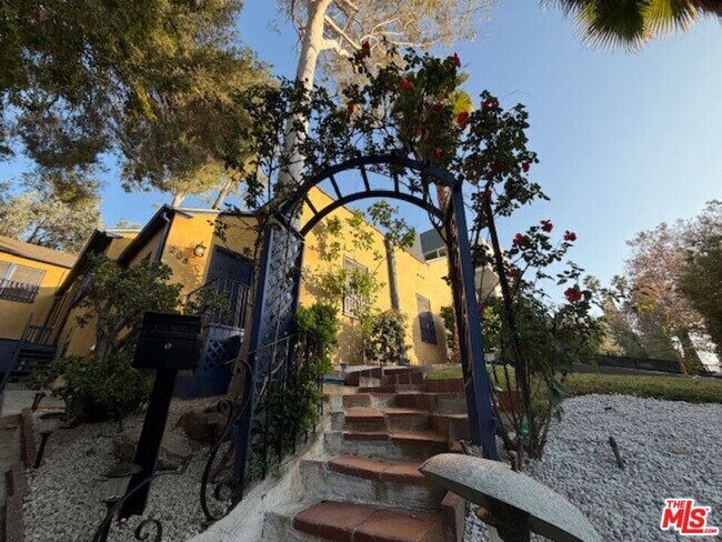 Foto del edificio - 208 Westmoreland Ave