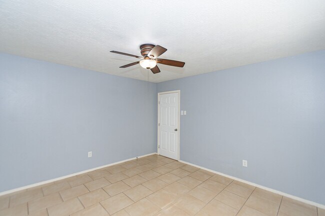 Foto del edificio - 4210 Cork Ln