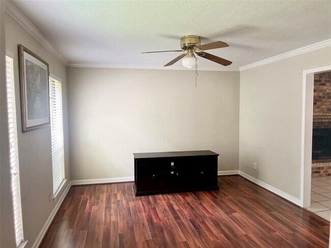 Foto del edificio - 3130 Beaver Glen Dr