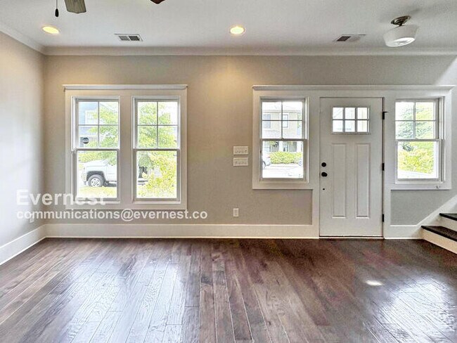 Foto del edificio - 3423 Sawyer Dr