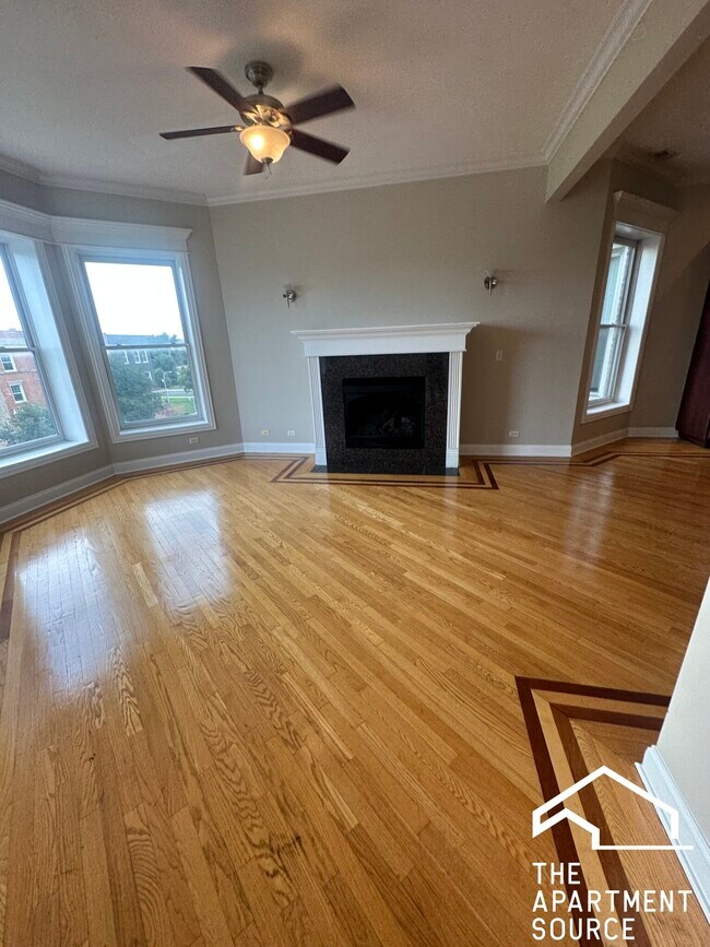 Building Photo - 4734 S Prairie Ave