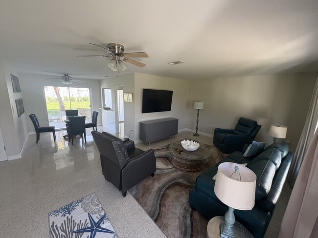 Foto del edificio - 108 Charles Dr