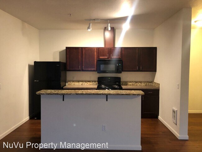 Building Photo - 1065 W Rustic Lodge Dr