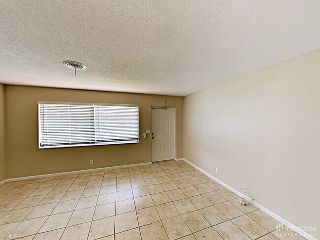 Building Photo - 1280 SW 7th Ave
