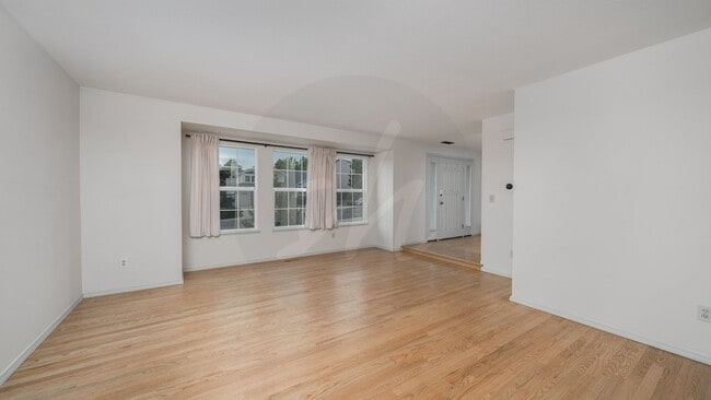 Building Photo - Beautiful 2 Story home in the Heart of Bri...
