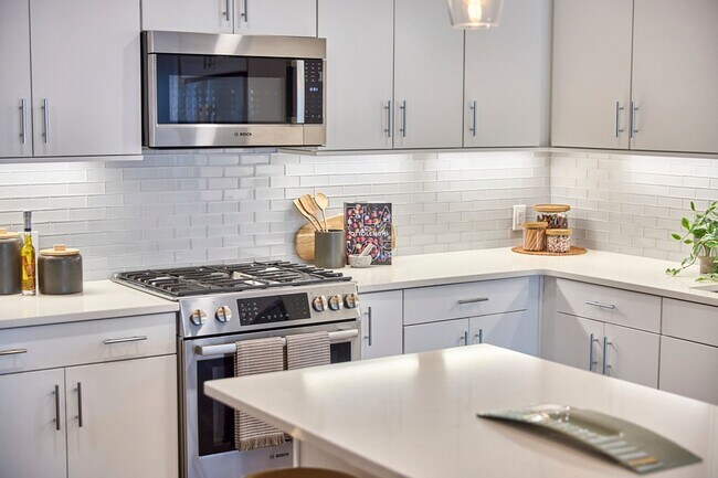 Foto del edificio - Condo in the Heart of Downtown Durham | Private Terrace + Amenities