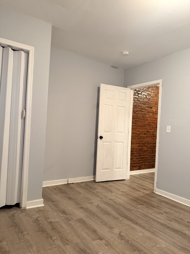 Foto del edificio - 1617 Darley Ave