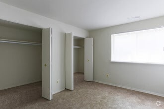 2BR, 2BA - 1100 SF - St. Charles at Olde Court Apartments