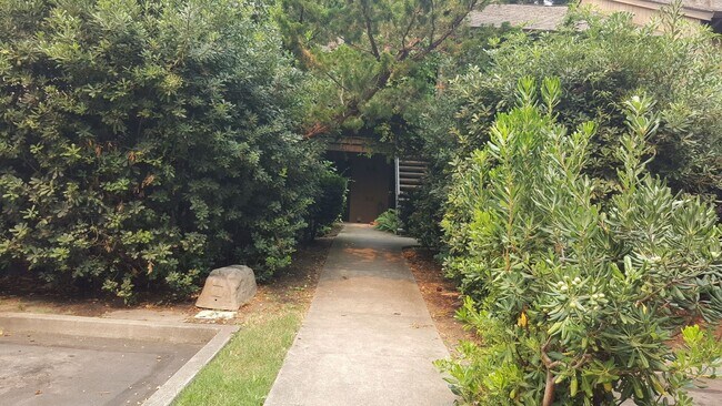 Foto del edificio - Lovely 1bd. Ground-Level Condo in Cotati