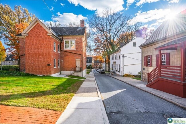 Foto del edificio - 426 Heckewelder Pl